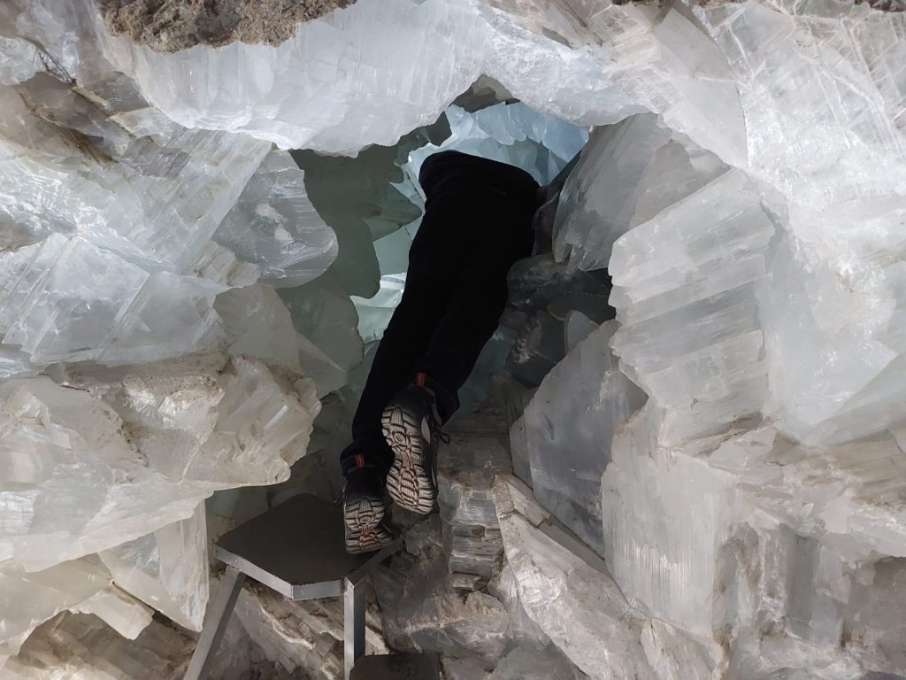 Dentro de la Geoda Gigante de Pulpí